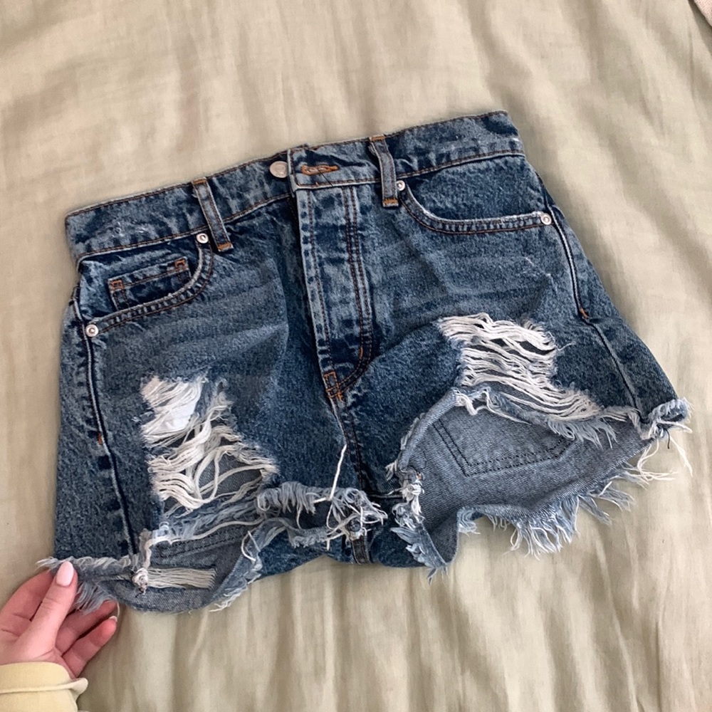 Revice Distressed Denim Shorts size 25